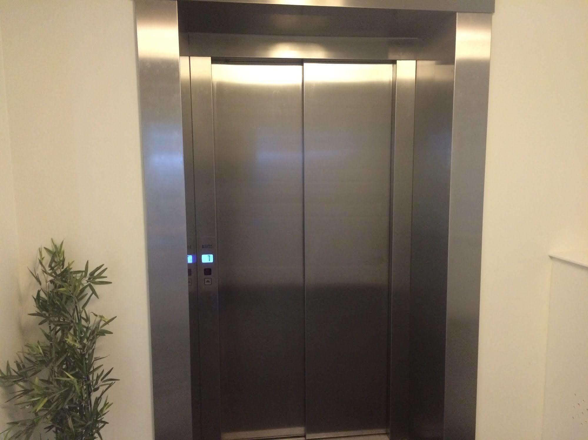 Astoria Hotel كريستيانسوند المظهر الخارجي الصورة